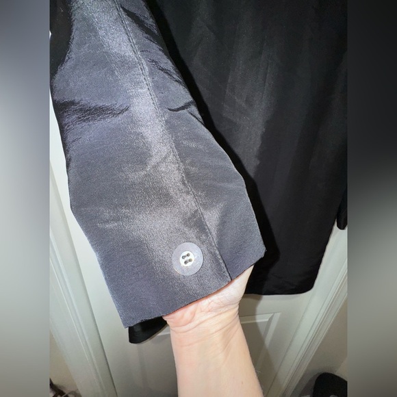 SANYO Elegant Black Women's Coat. Size 2P - Picture 9 of 9